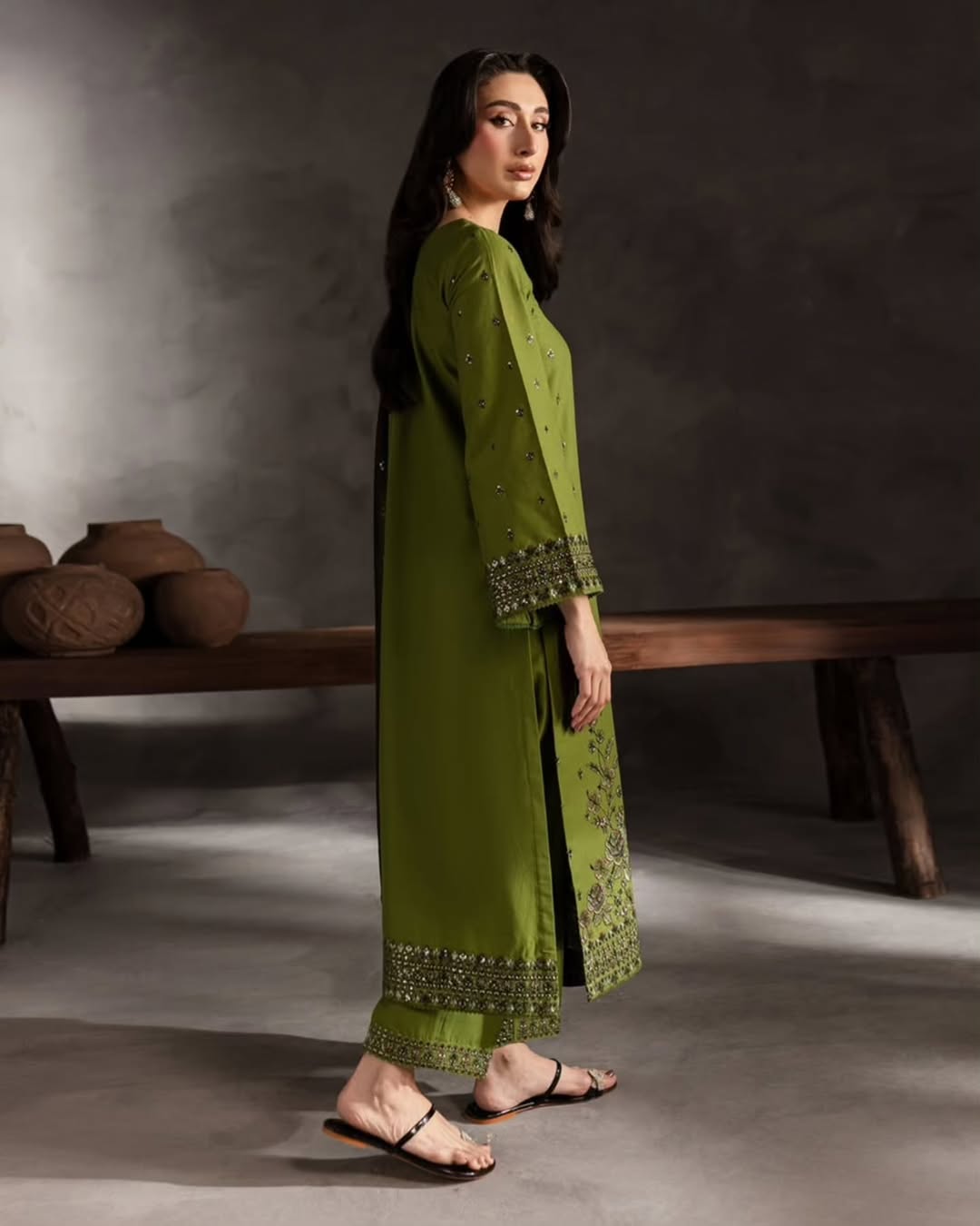 EZZA 3PC DRES 🌱@vestiabrand 3pc pure lawn embroidered dress with crinkle chiffon embroidered d.heic (2).jpg