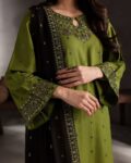 EZZA 3PC DRES 🌱@vestiabrand 3pc pure lawn embroidered dress with crinkle chiffon embroidered d.heic (3).jpg