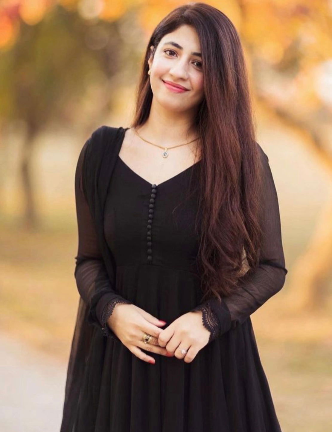 Black_chiffon_-_Mataish-7990376