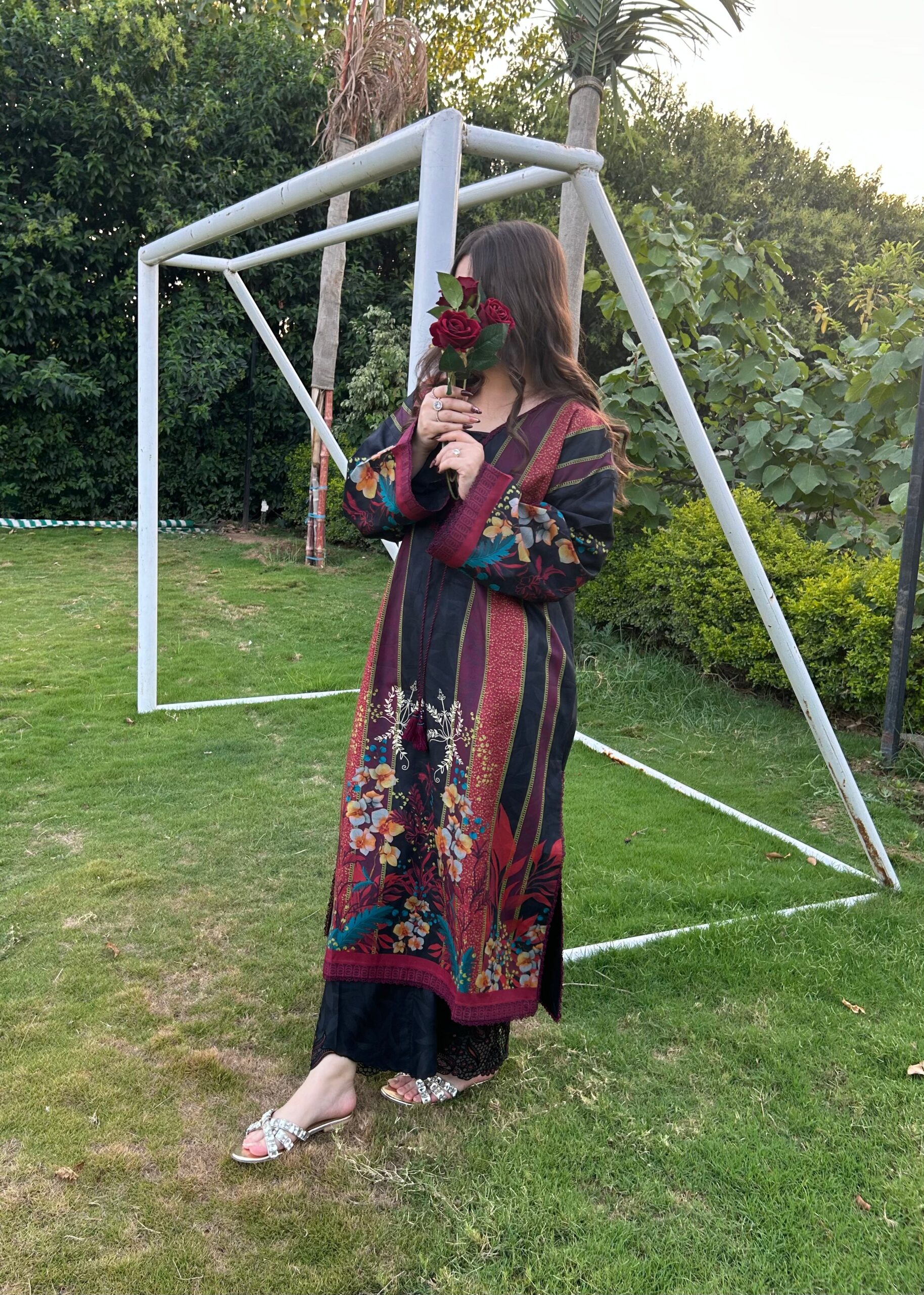 Sehrish_Kanwal_New_Summer_Lawn_Embroidered_Printed_Kaftan_Style_Black_2_Piece_Dress