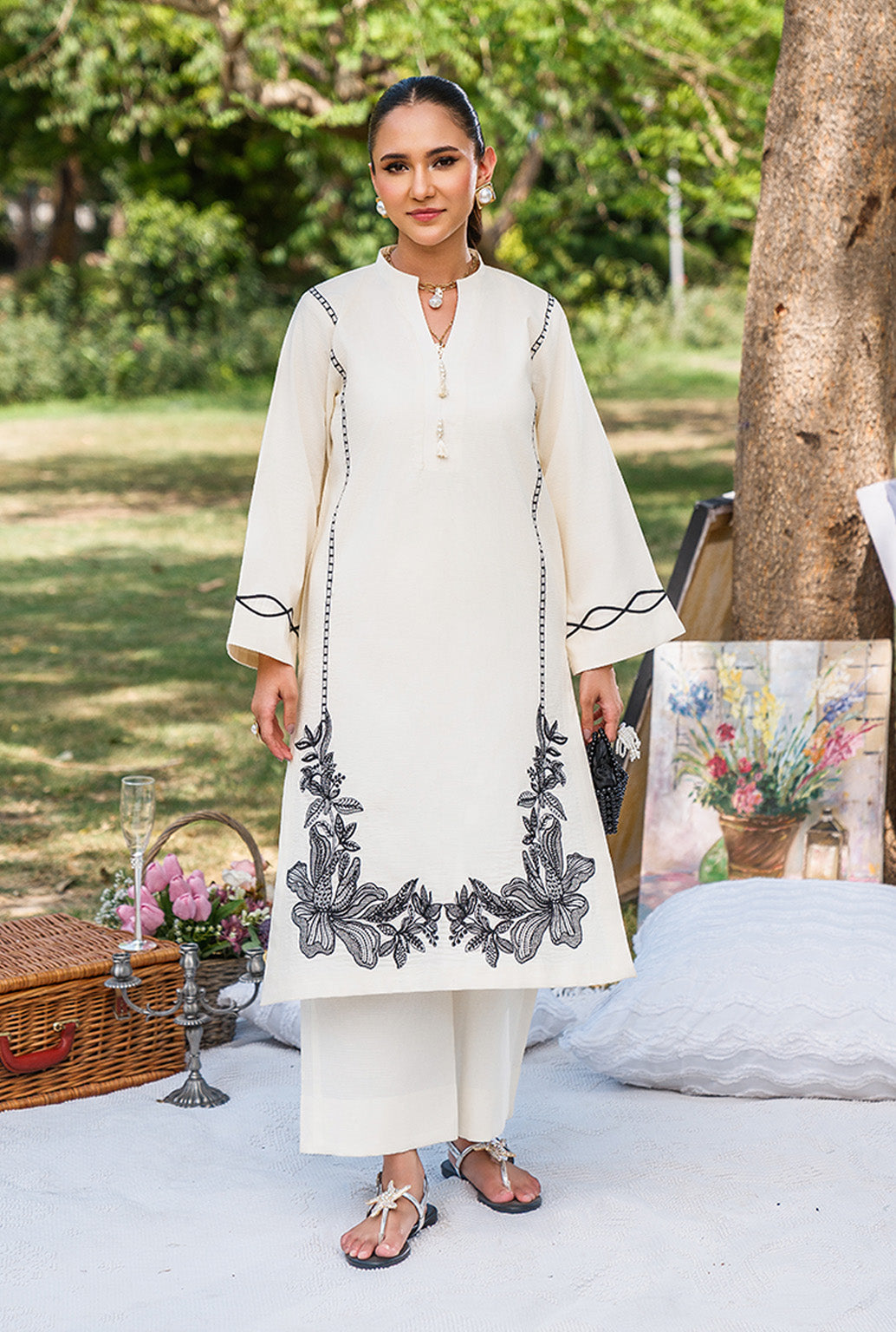 Sehrish_Kanwal_Off_white_DL-01_Ready_to_wear_2pc