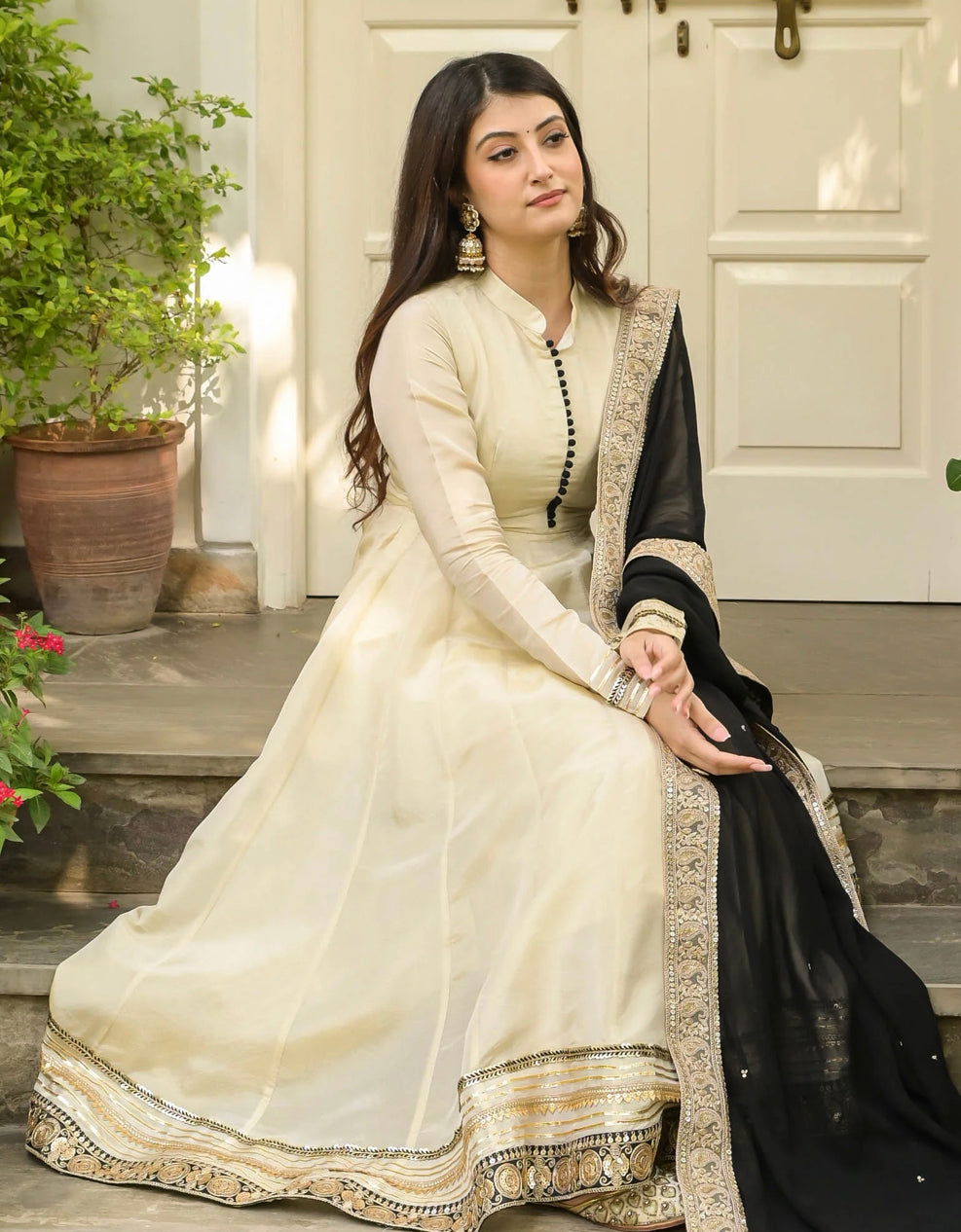 White_Black_Chiffon_-_Mataish_Couture-5034196