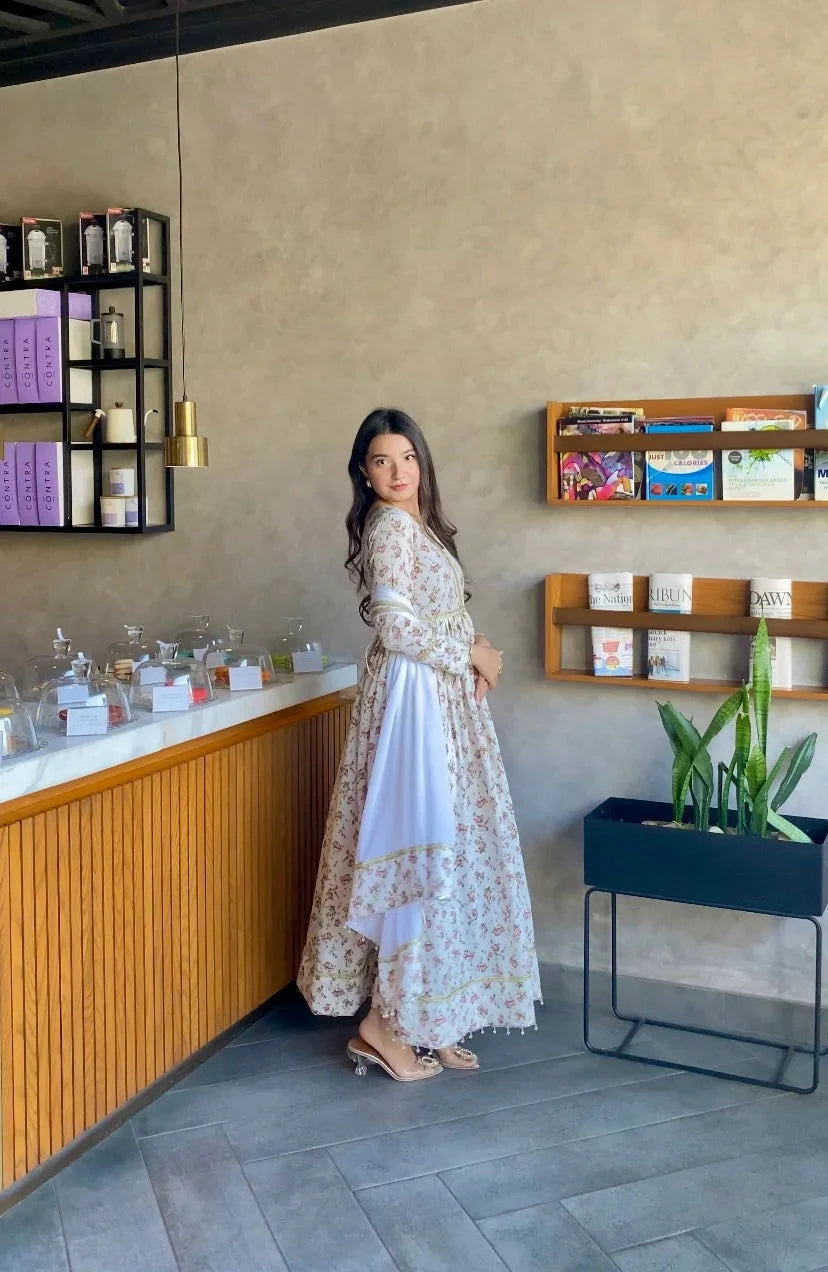 White_Floral_Anarkali_-_Mataish-7991009