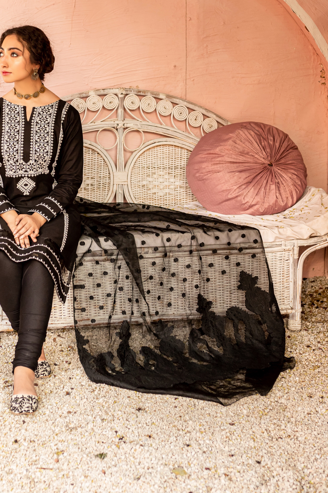 Black Baroshia Organza Dupata