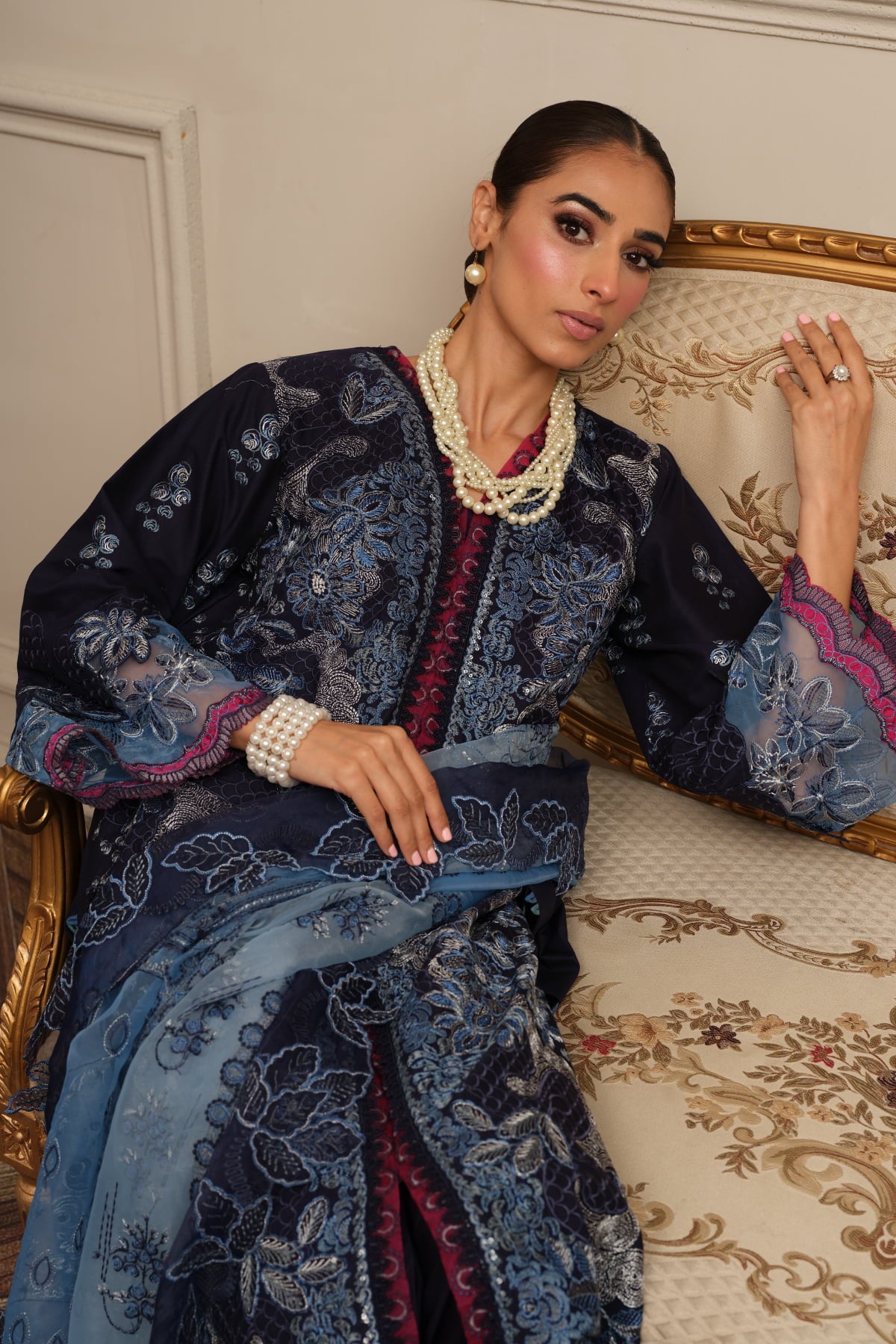 Surkhru-S-27-Unstitched-Embroidered-Lawn-3pc-Kleren-28746417078455