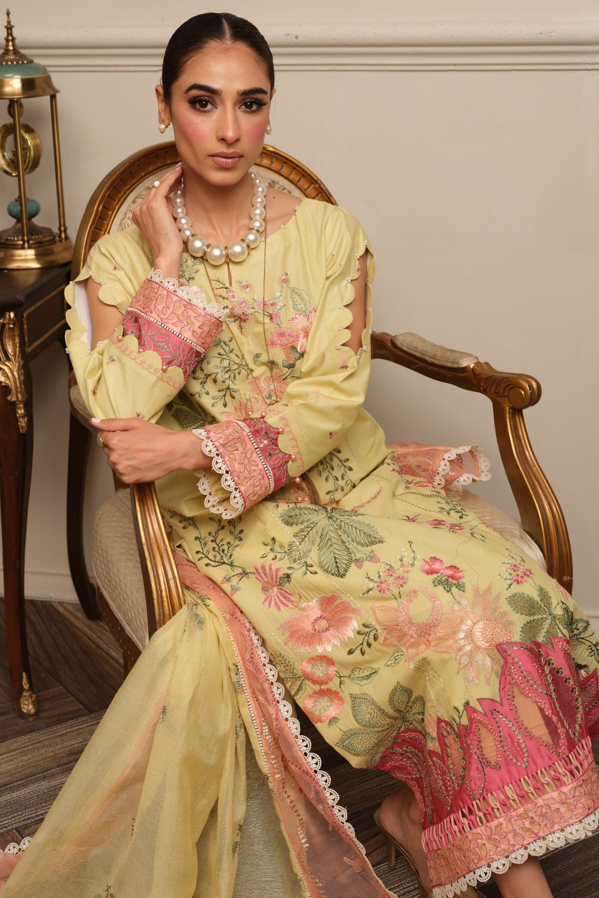 Surkhru-S-28-Unstitched-Embroidered-Lawn-3pc-Kleren-28746419208375