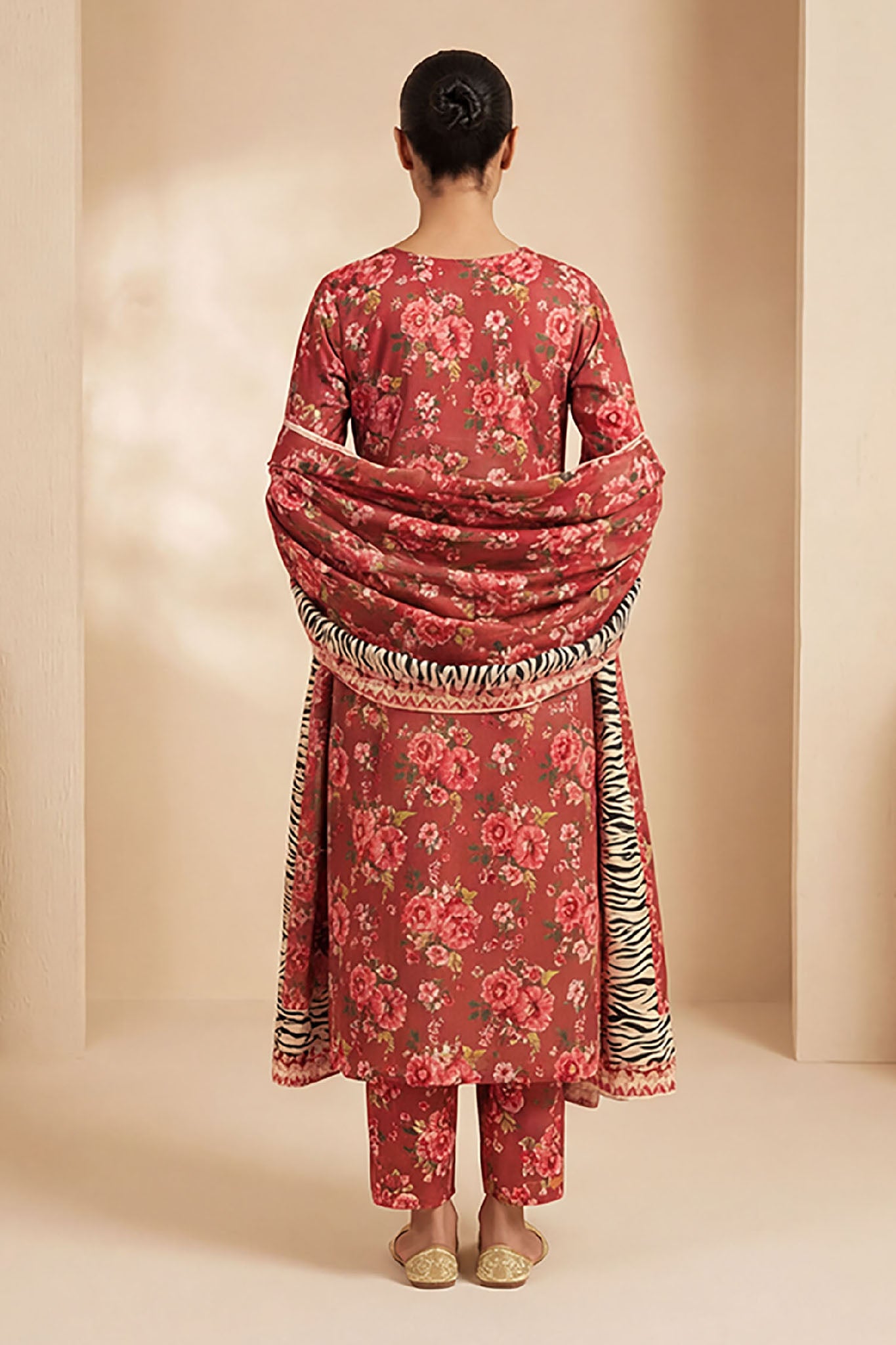 Vasl-D-35-Unstitched-Printed-Lawn-3PC-Kleren-35350305833143