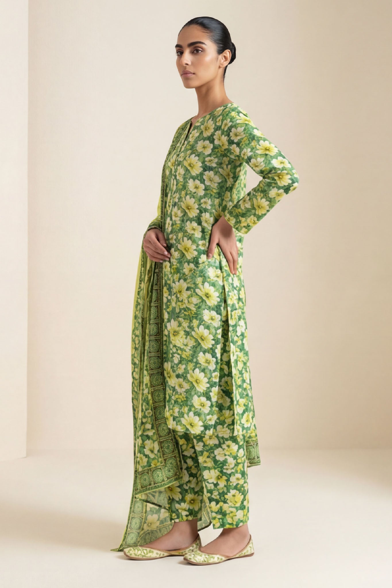Vasl-D-36-Unstitched-Printed-Lawn-3PC-Kleren-35350310846647