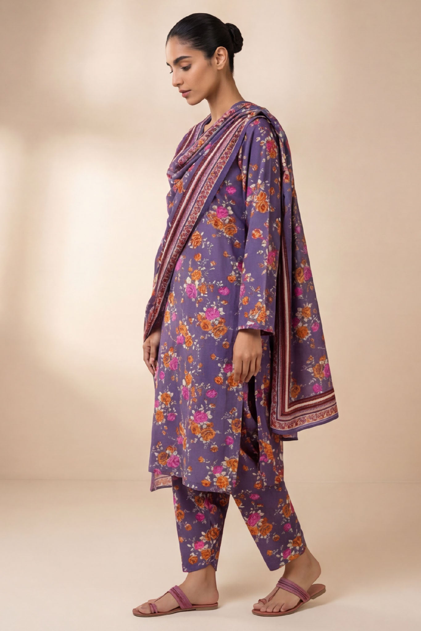 Vasl-D-45-Unstitched-Printed-Lawn-3PC-Kleren-35350359081143