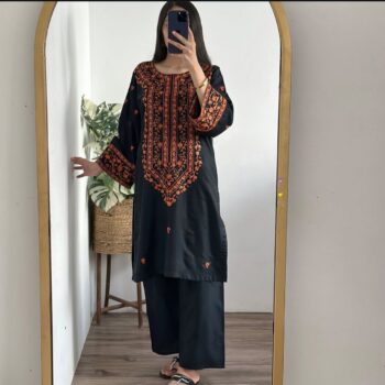 VELCIA EMBROIDERED 2PC