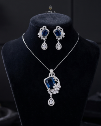 The Aura Emerald-Cut Grand Pendant Set